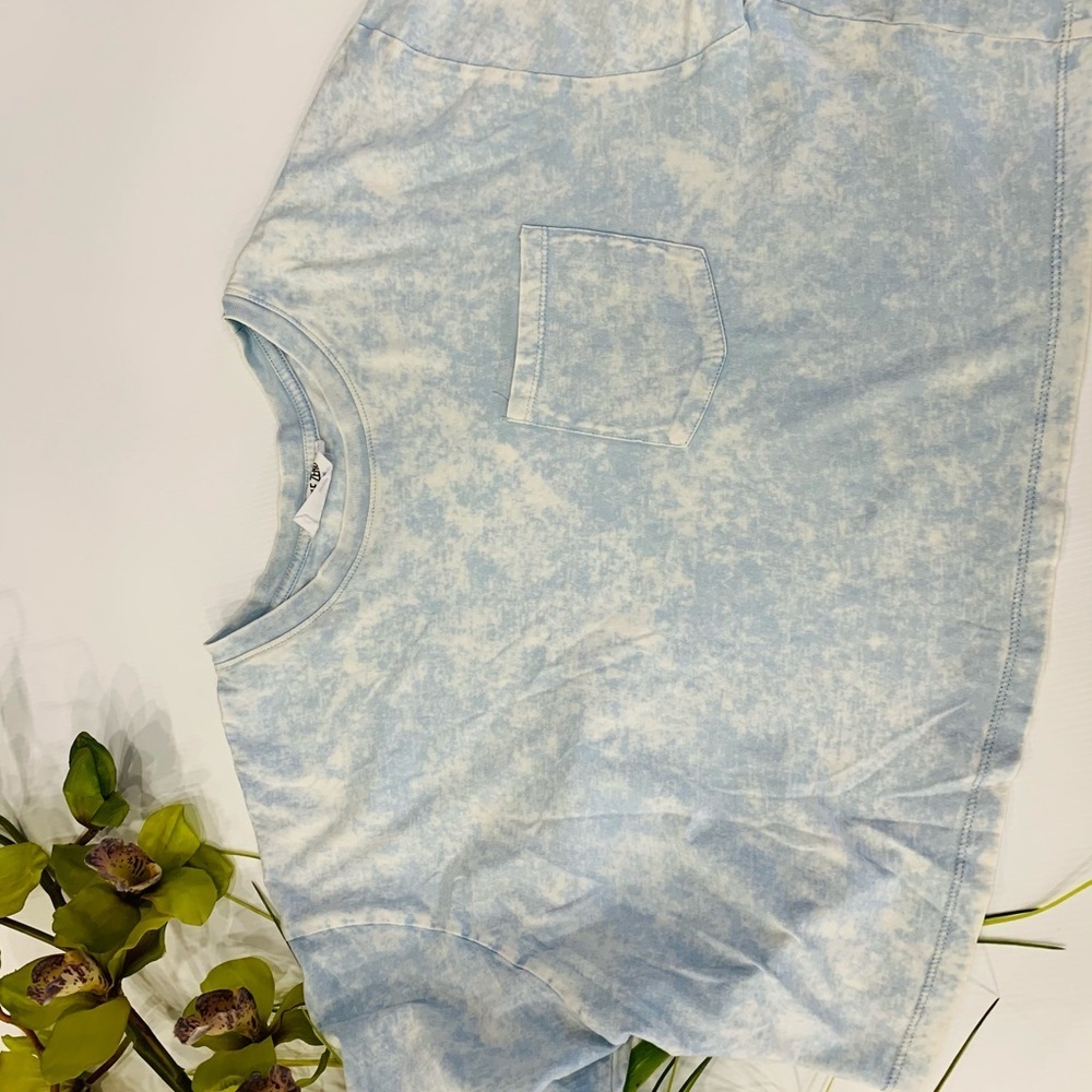 T14- Double Zero tie dye blue crop Top Size M